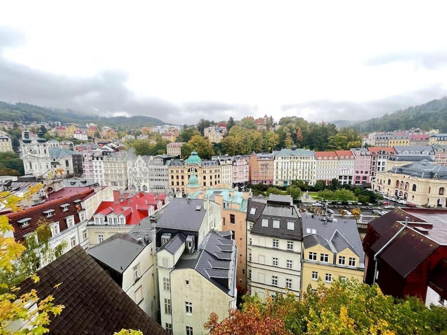 Bohemian City - Amazing View, Garage การ์โลวีวารี ภายนอก รูปภาพ